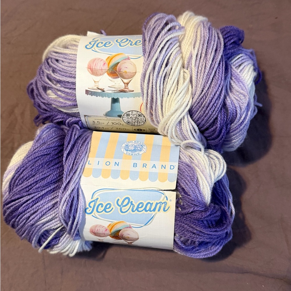 Lion Brand Ice Cream Yarn - Purple and White
